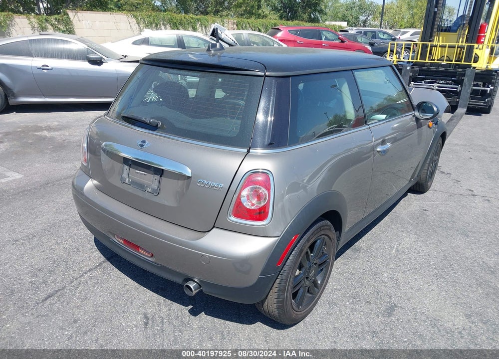 2012 MINI COOPER VIN: WMWSU3C53CT257059