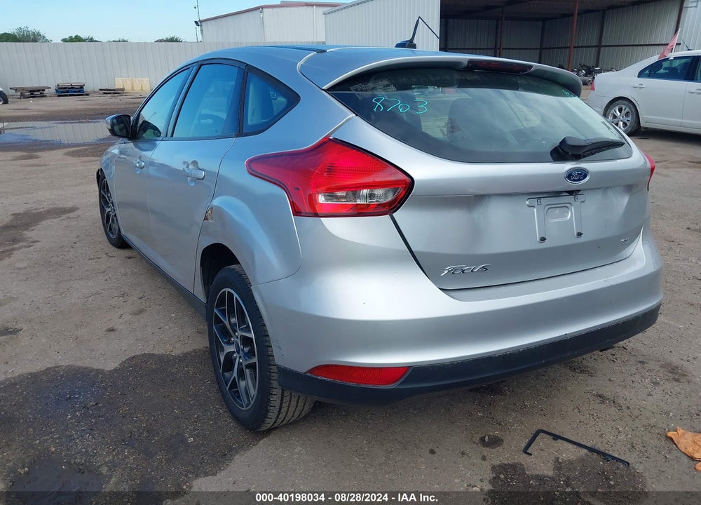2017 FORD FOCUS SE VIN: 1FADP3K29HL222520