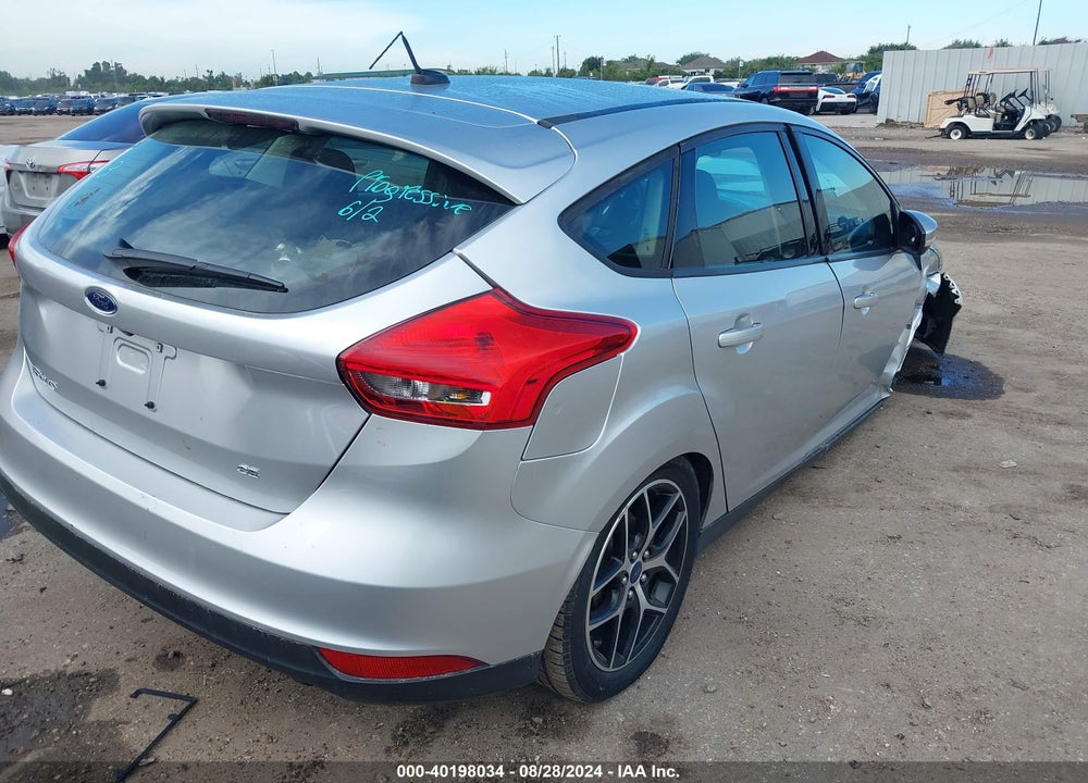 2017 FORD FOCUS SE VIN: 1FADP3K29HL222520