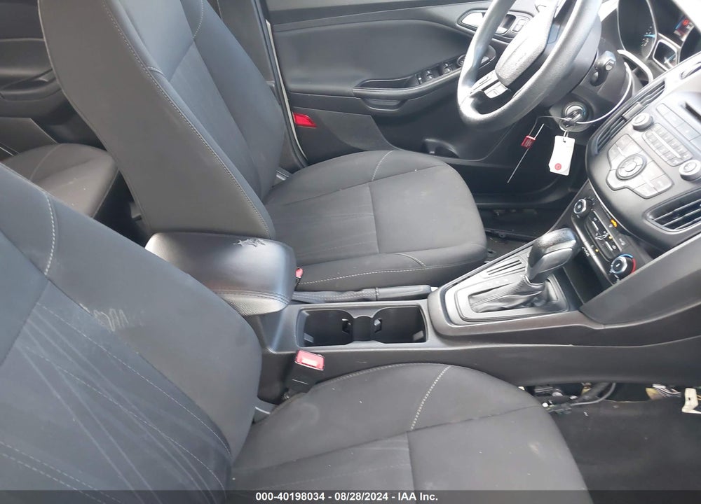 2017 FORD FOCUS SE VIN: 1FADP3K29HL222520