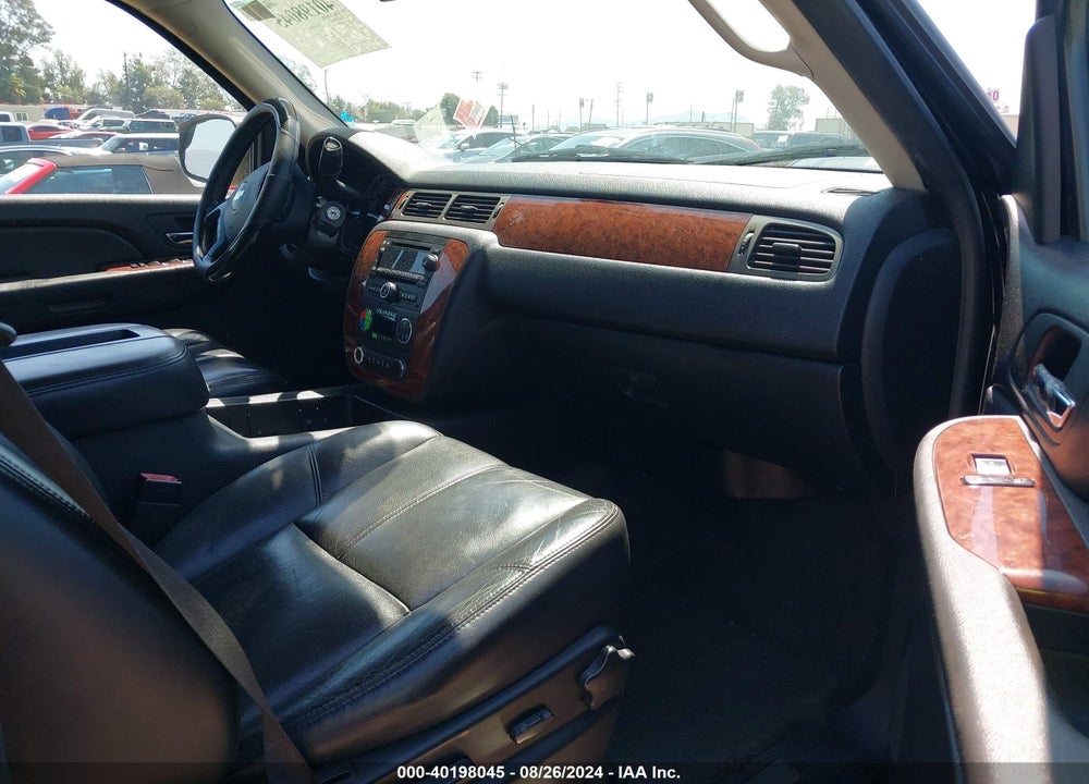 2008 CHEVROLET SUBURBAN 1500 LT VIN: 1GNFC16J48J188509
