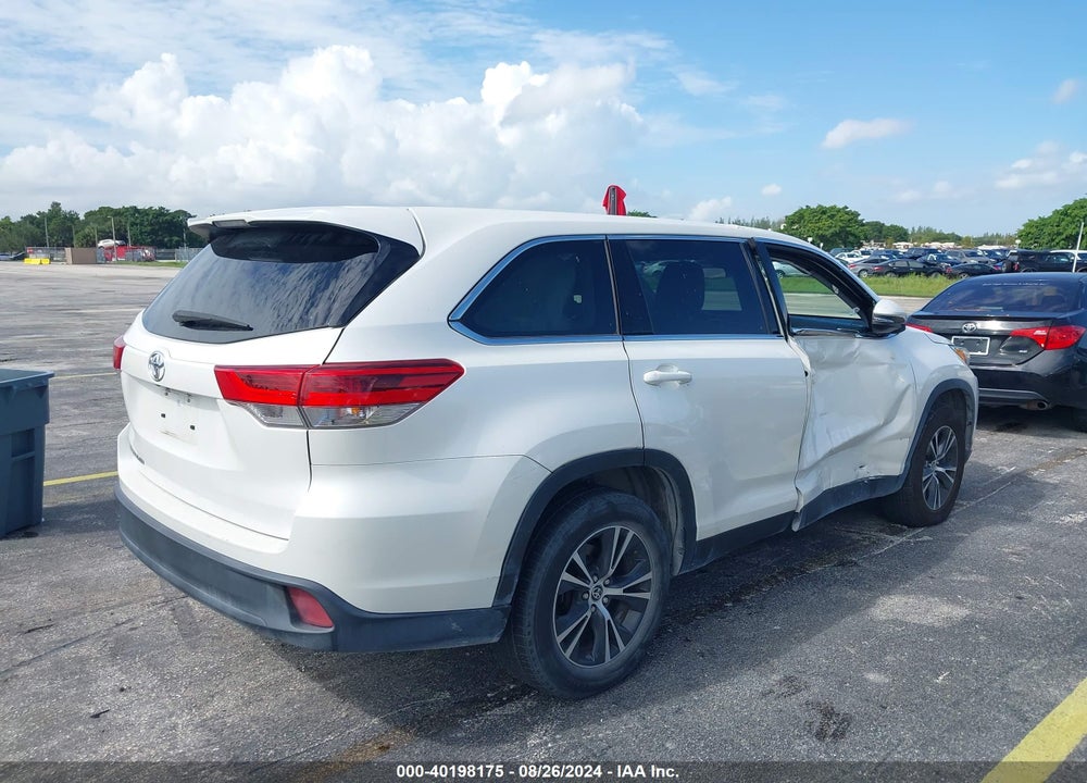 2019 TOYOTA HIGHLANDER LE VIN: 5TDZARFH3KS061056