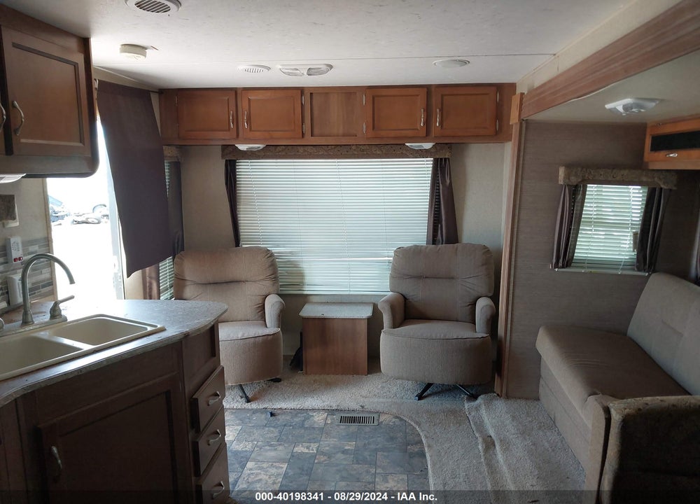2015 COACHMEN CATALINA 263RLS VIN: 5ZT2CARB1FA020852