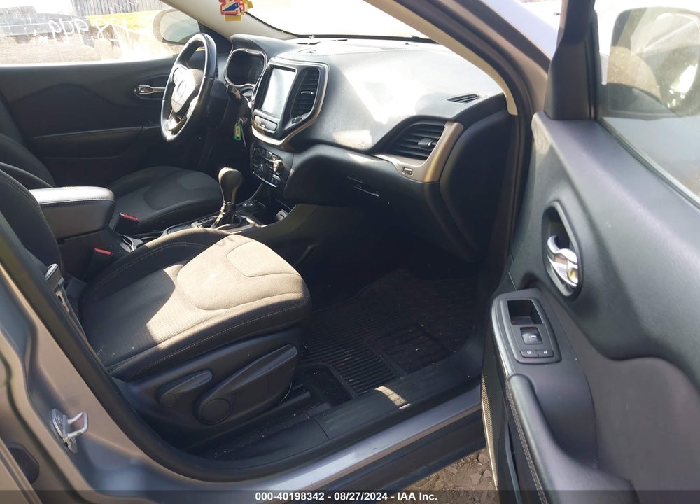 2016 JEEP CHEROKEE VIN: 1C4PJMCB0GW108819