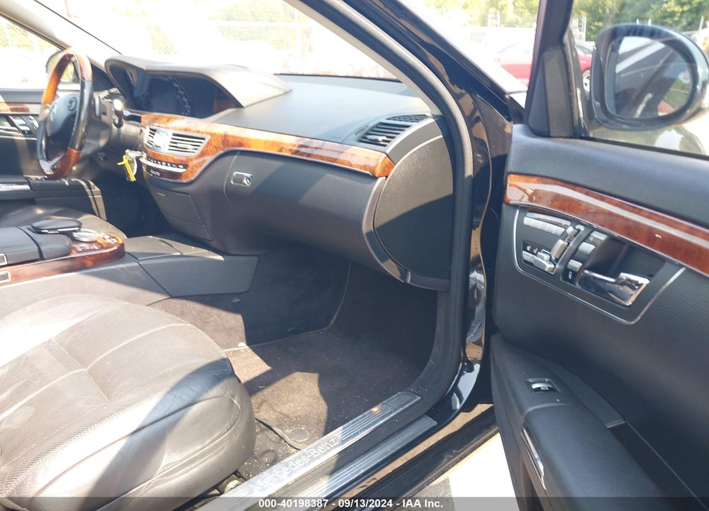2009 MERCEDES-BENZ S 550 4MATIC VIN: WDDNG86X89A257361