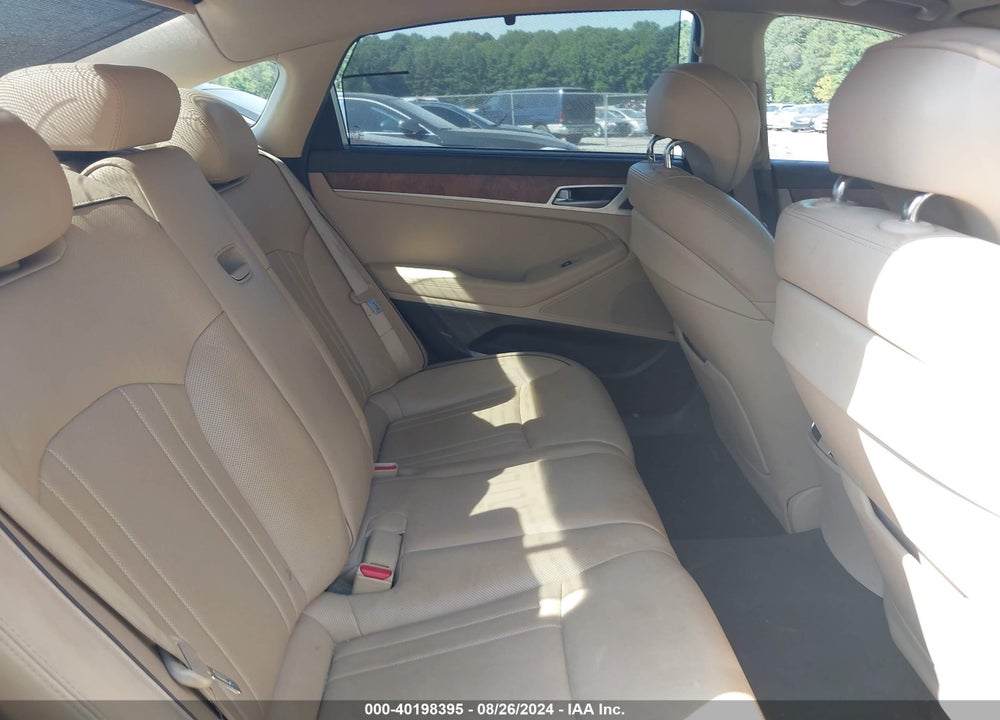 2015 HYUNDAI GENESIS 3.8 VIN: KMHGN4JEXFU071933