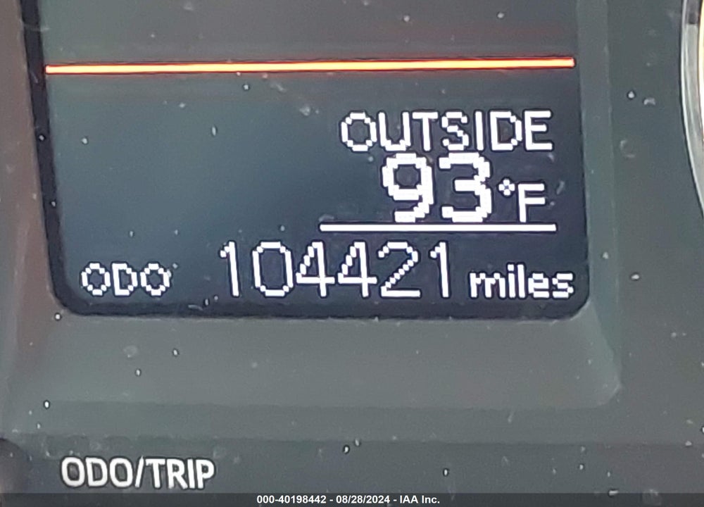 2019 TOYOTA COROLLA LE VIN: 2T1BURHE7KC180085