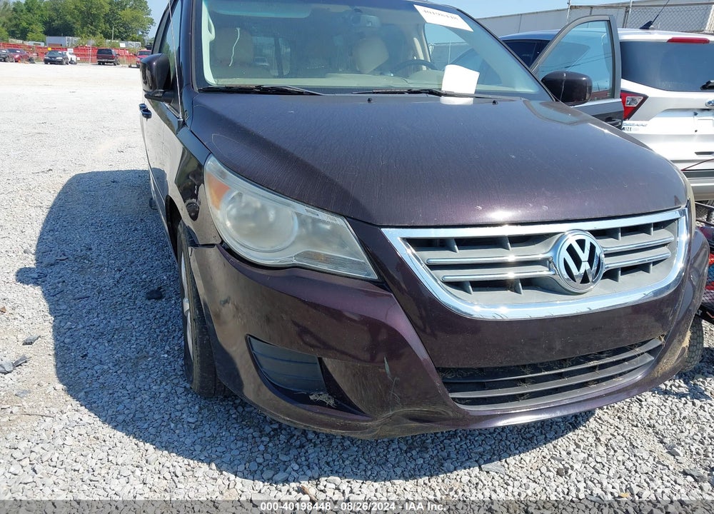 2010 VOLKSWAGEN ROUTAN SE VIN: 2V4RW3D1XAR323026