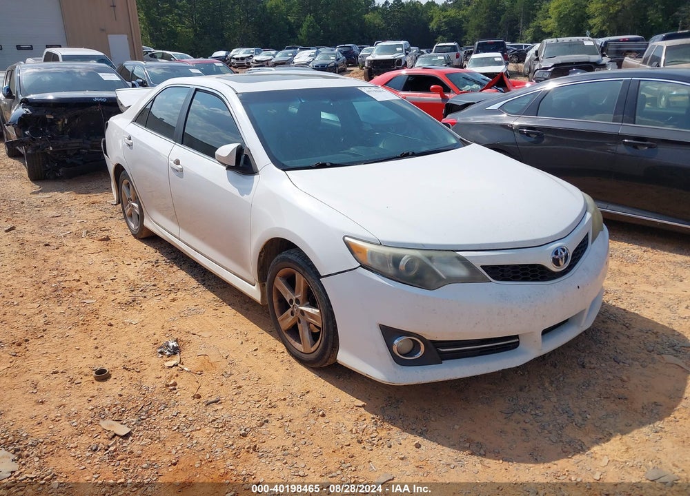 2014 TOYOTA CAMRY SE VIN: 4T1BF1FK2EU305789