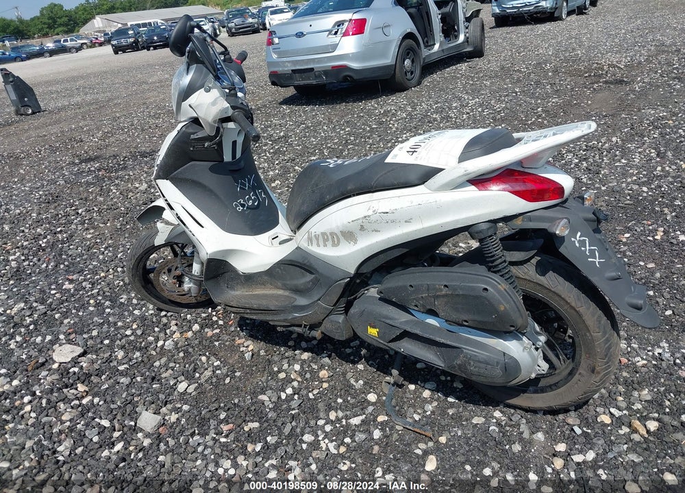 2013 PIAGGIO BV 350 VIN: ZAPM690T2D5002015