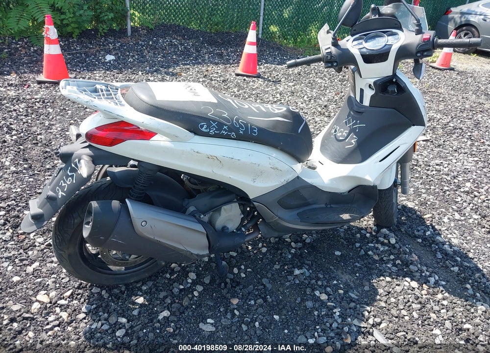 2013 PIAGGIO BV 350 VIN: ZAPM690T2D5002015