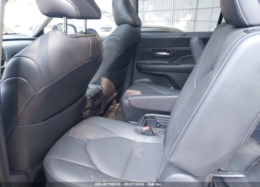 2024 TOYOTA GRAND HIGHLANDER LIMITED VIN: 5TDAAAB54RS039023