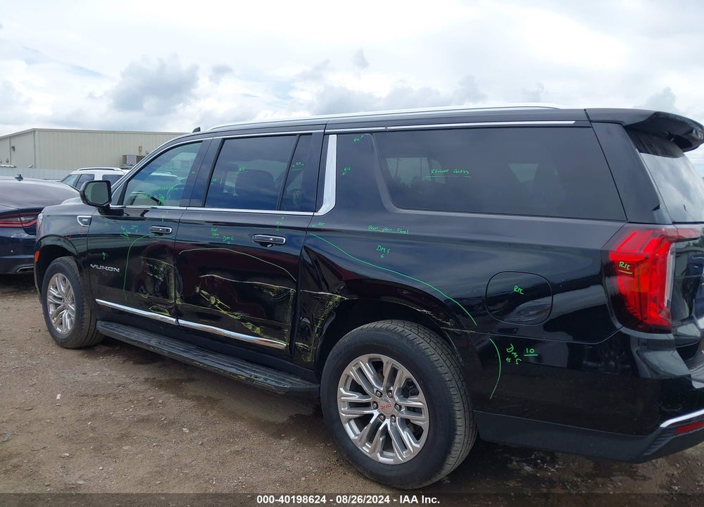 2022 GMC YUKON XL 4WD SLT VIN: 1GKS2GKD3NR185034