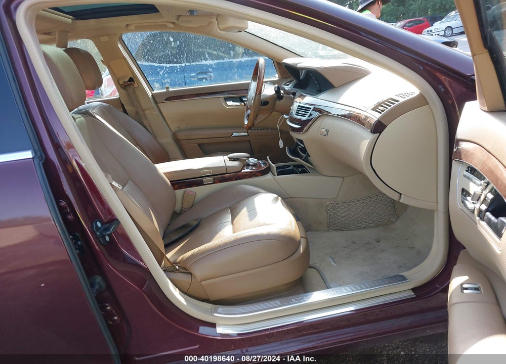 2007 MERCEDES-BENZ S 550 VIN: WDDNG71X37A147395