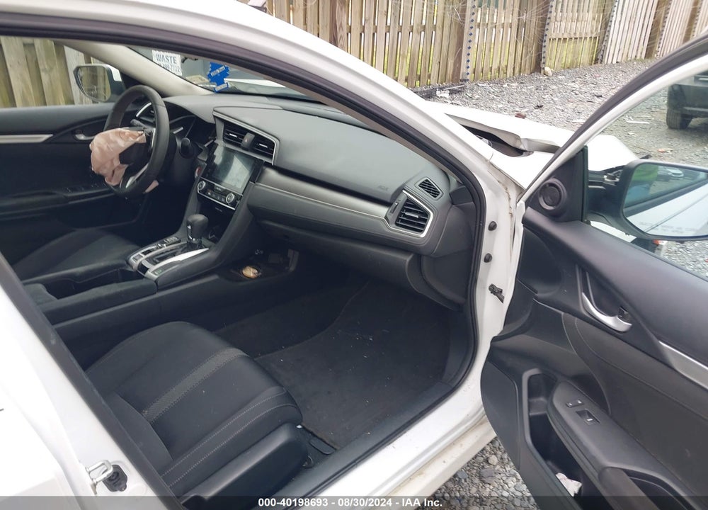 2018 HONDA CIVIC EX VIN: 2HGFC2F71JH557466
