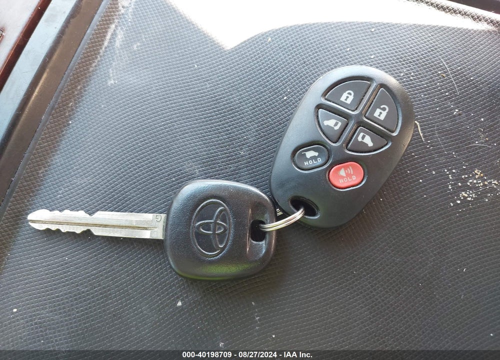 2012 TOYOTA SIENNA XLE 7 PASSENGER VIN: 5TDDK3DC1CS030868