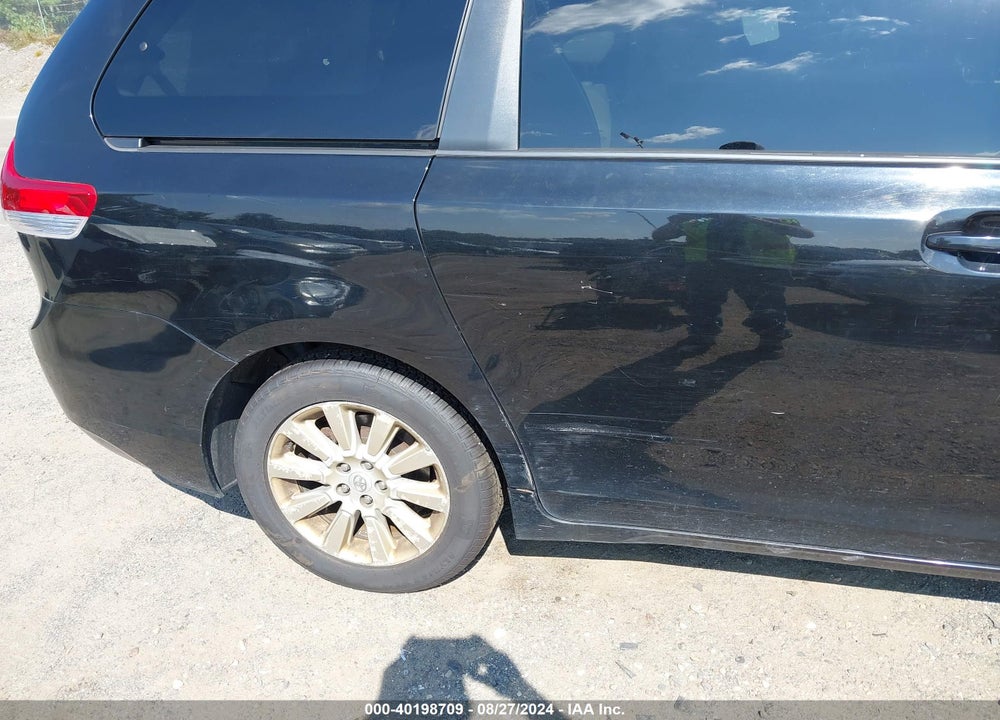 2012 TOYOTA SIENNA XLE 7 PASSENGER VIN: 5TDDK3DC1CS030868