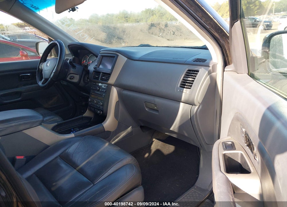 2007 HONDA PILOT VIN: 2HKYF18777H523635
