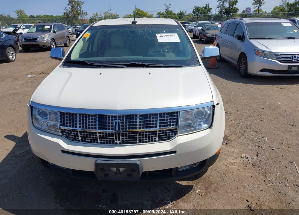 2008 LINCOLN MKX VIN: 2LMDU88C98BJ21056