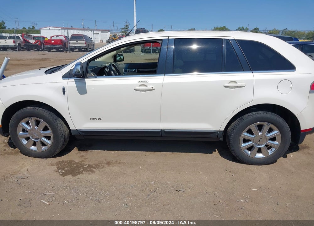 2008 LINCOLN MKX VIN: 2LMDU88C98BJ21056
