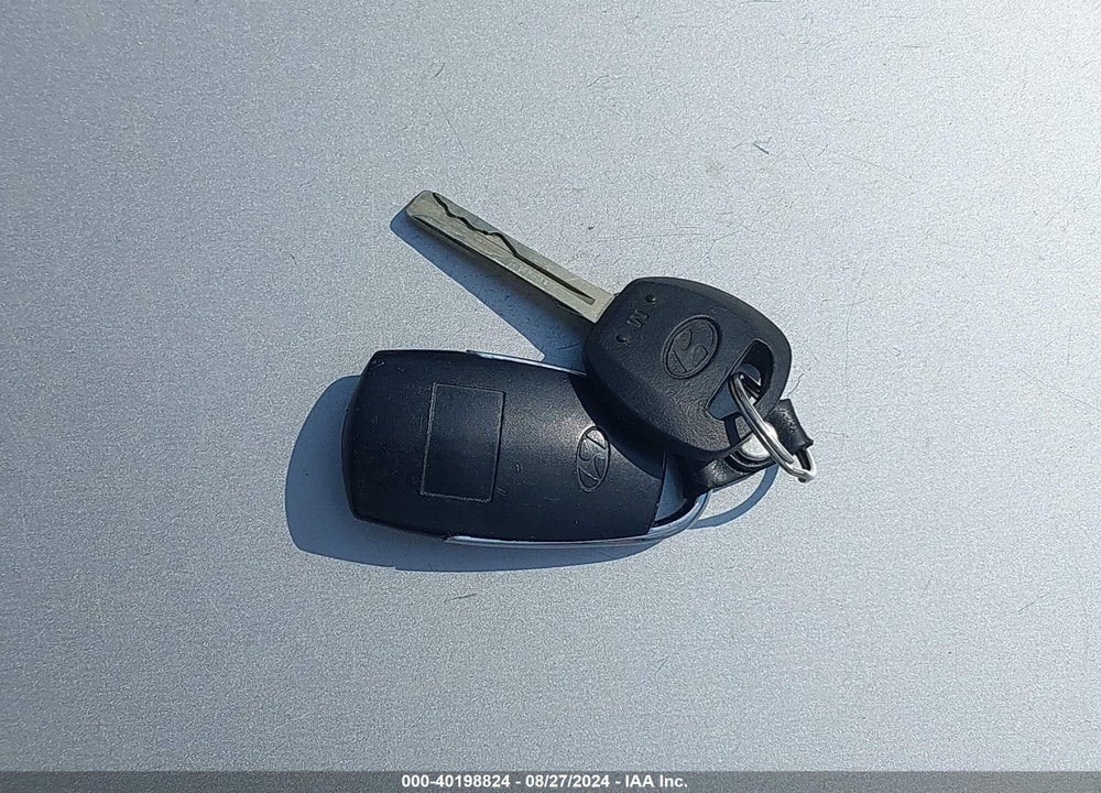 2006 HYUNDAI AZERA LIMITED/SE VIN: KMHFC46F66A112787