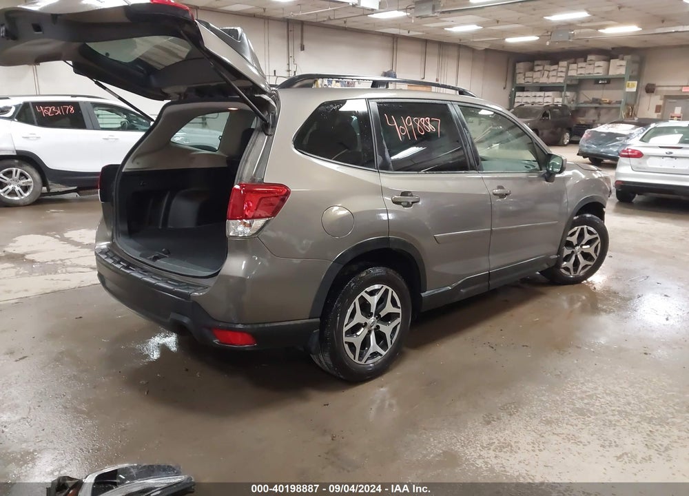2021 SUBARU FORESTER PREMIUM VIN: JF2SKAFC7MH438243