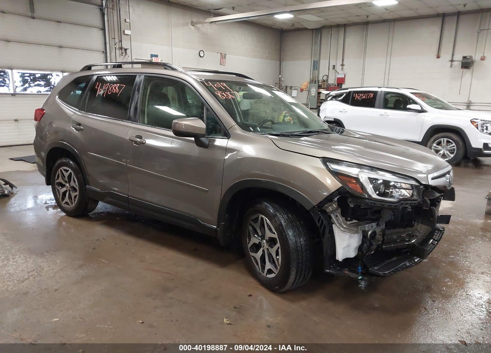 2021 SUBARU FORESTER PREMIUM VIN: JF2SKAFC7MH438243