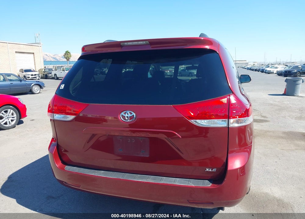 2011 TOYOTA SIENNA XLE V6 VIN: 5TDYK3DC4BS017466
