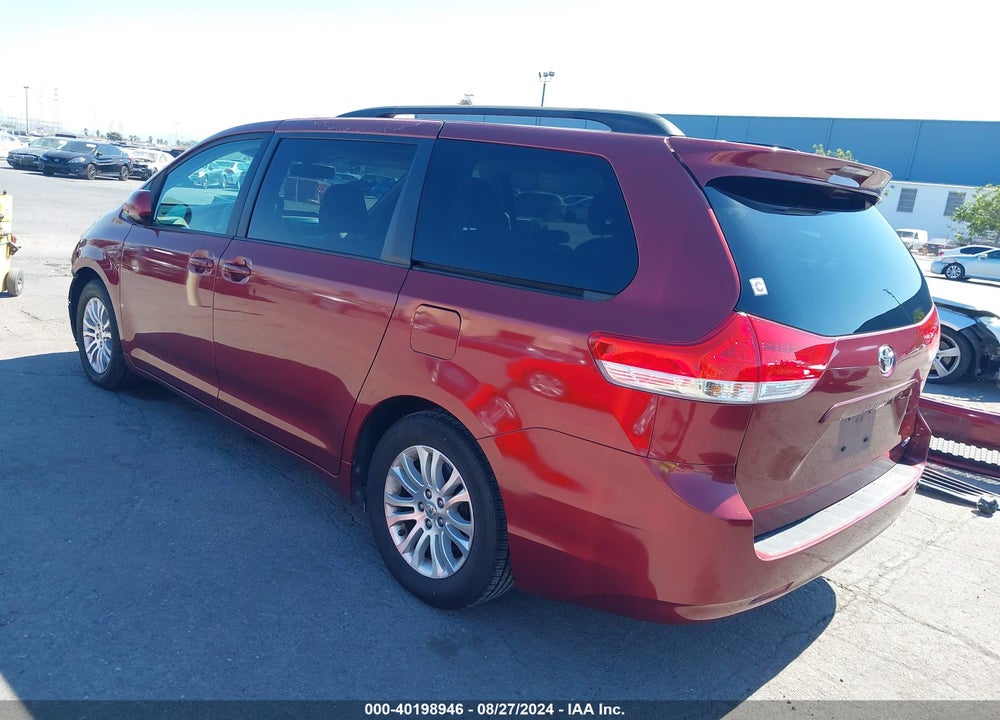2011 TOYOTA SIENNA XLE V6 VIN: 5TDYK3DC4BS017466