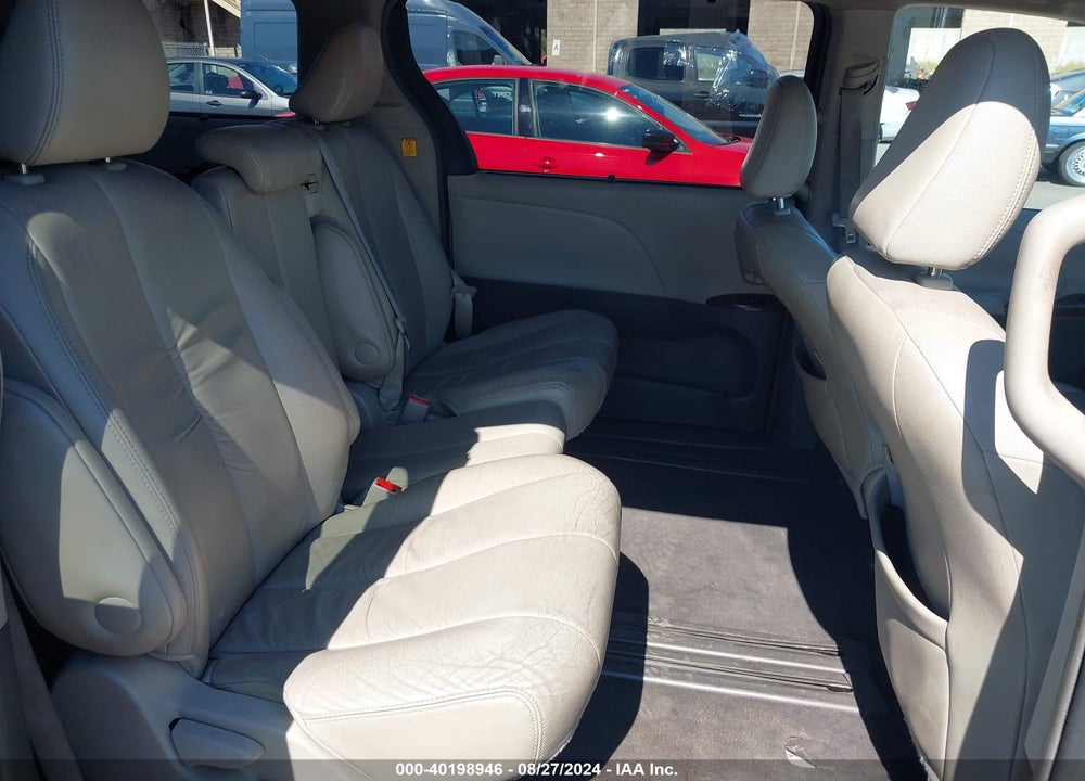 2011 TOYOTA SIENNA XLE V6 VIN: 5TDYK3DC4BS017466
