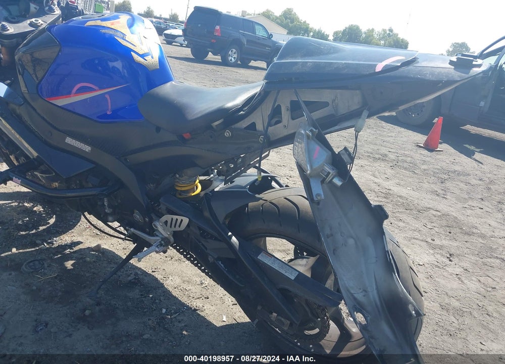 2007 SUZUKI GSX-R1000 VIN: JS1GT77A972102144