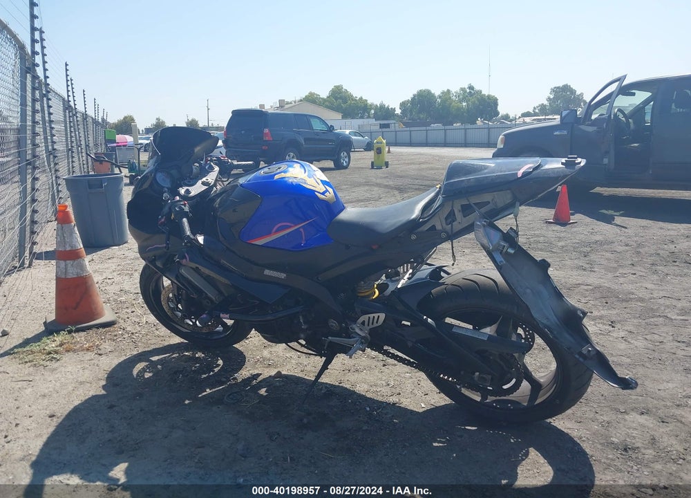 2007 SUZUKI GSX-R1000 VIN: JS1GT77A972102144