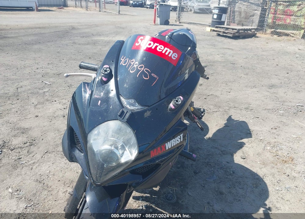 2007 SUZUKI GSX-R1000 VIN: JS1GT77A972102144