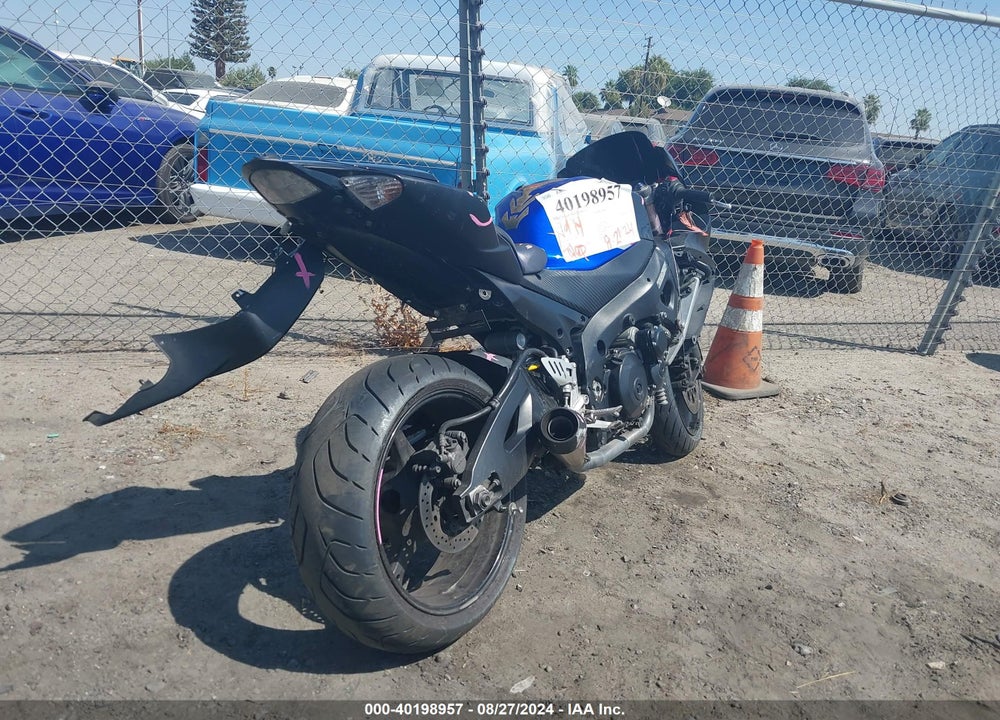 2007 SUZUKI GSX-R1000 VIN: JS1GT77A972102144