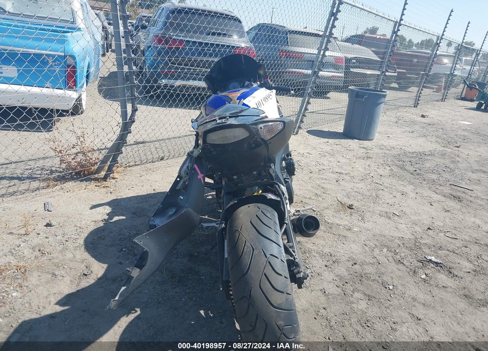 2007 SUZUKI GSX-R1000 VIN: JS1GT77A972102144