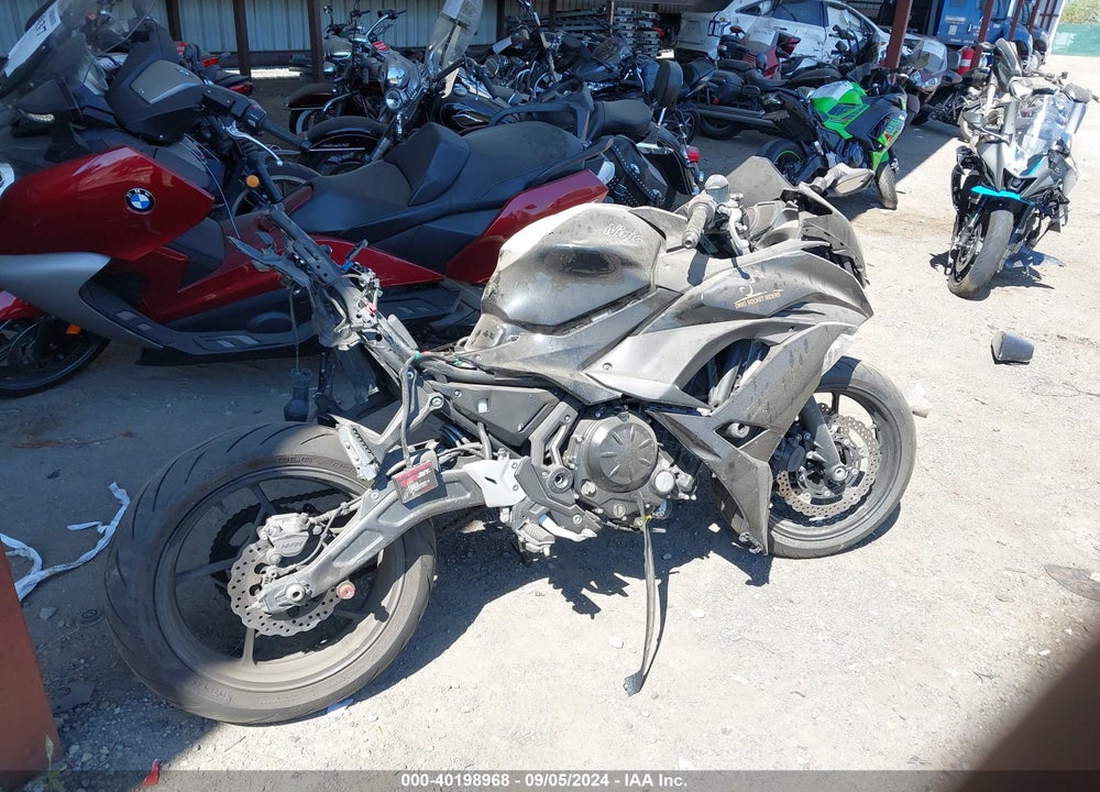 2017 KAWASAKI EX650 VIN: JKAEXEJ14HDA01952