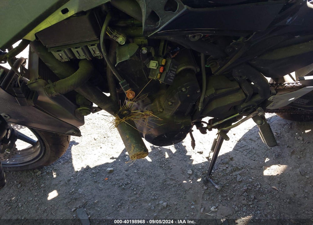 2017 KAWASAKI EX650 VIN: JKAEXEJ14HDA01952