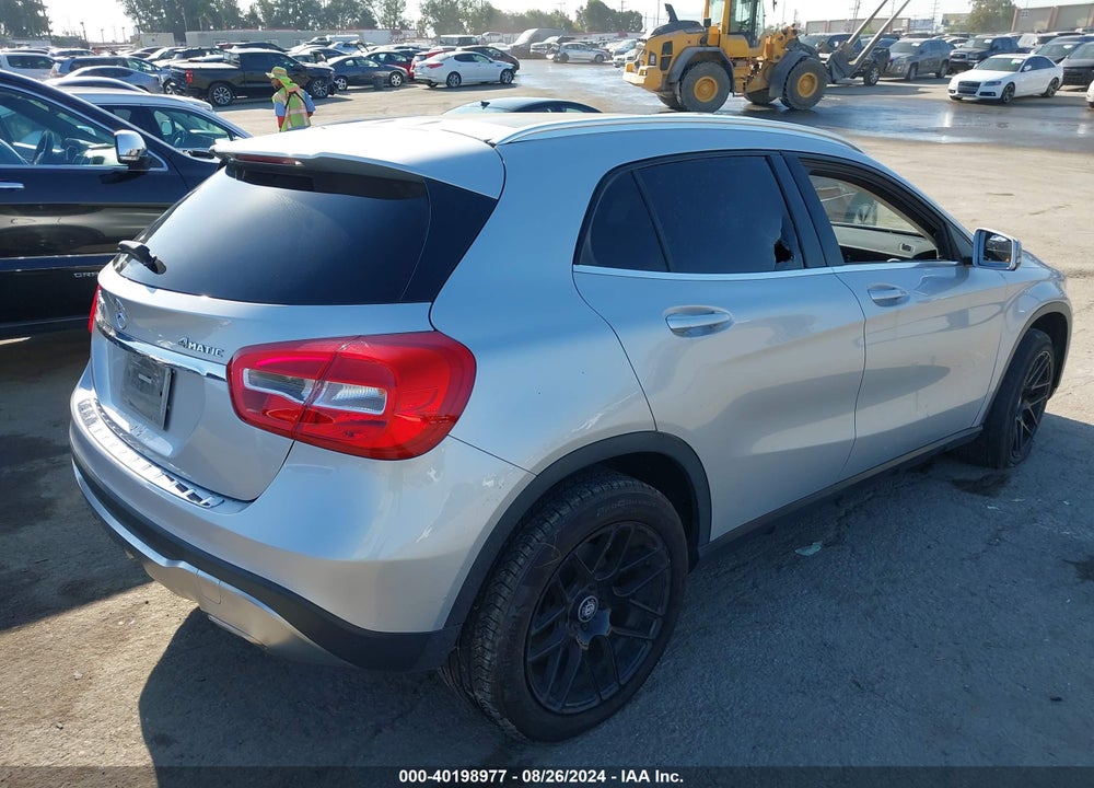 2020 MERCEDES-BENZ GLA 250 4MATIC VIN: W1NTG4GB9LU040185