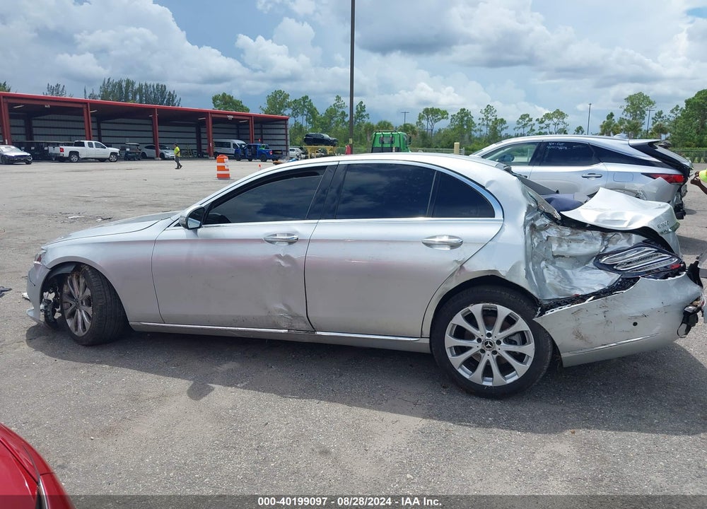 2018 MERCEDES-BENZ E 300 4MATIC VIN: WDDZF4KB4JA433558