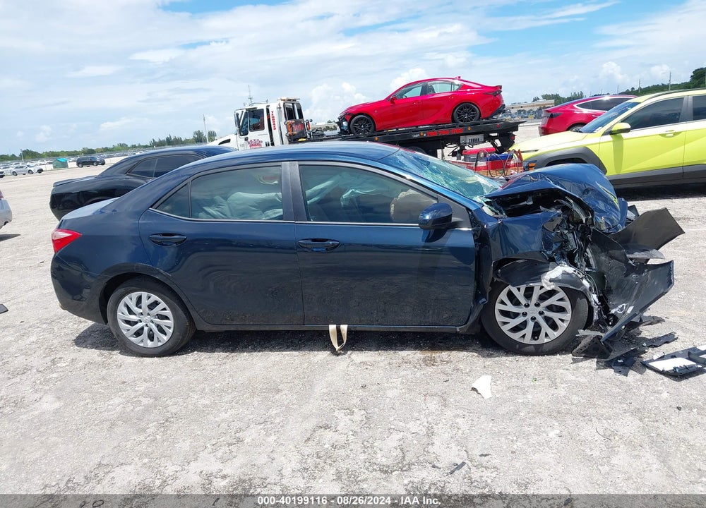 2018 TOYOTA COROLLA LE VIN: 5YFBURHE5JP809888