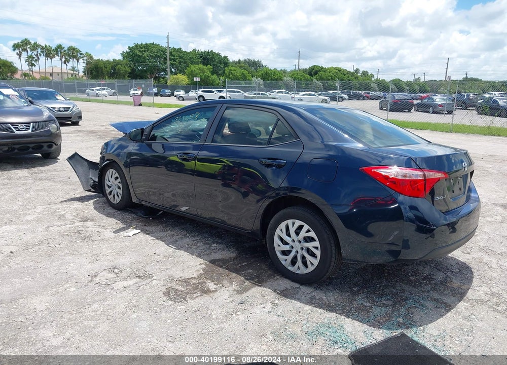 2018 TOYOTA COROLLA LE VIN: 5YFBURHE5JP809888