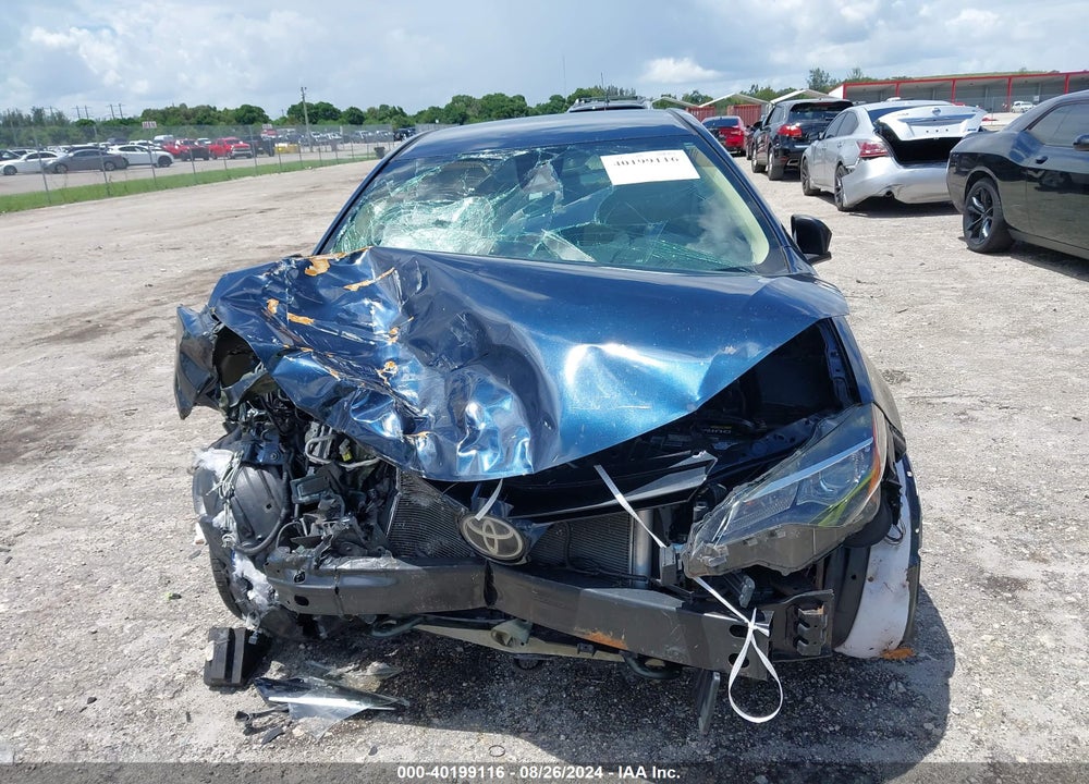 2018 TOYOTA COROLLA LE VIN: 5YFBURHE5JP809888