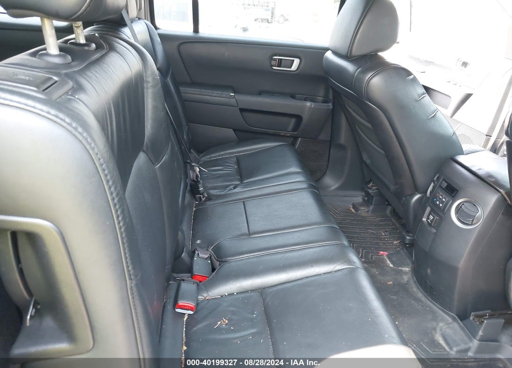 2011 HONDA PILOT EX-L VIN: 5FNYF3H59BB026510