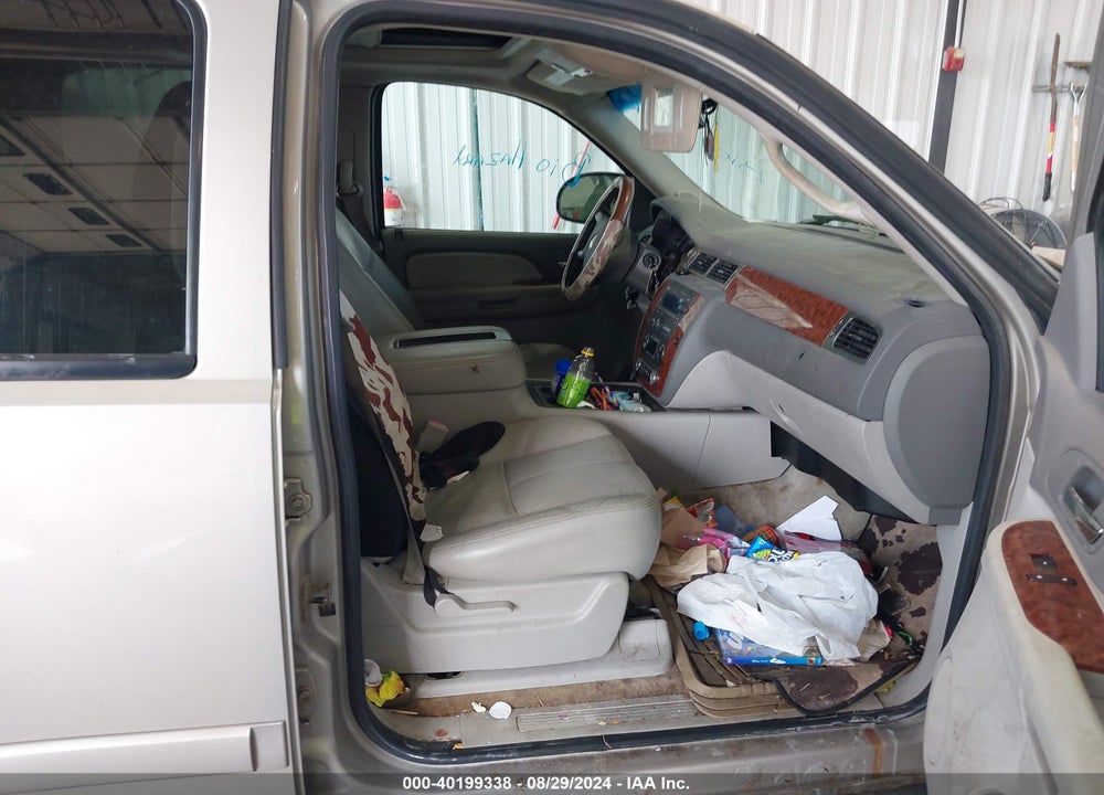 2007 CHEVROLET SUBURBAN 1500 LT VIN: 3GNFK16377G305228