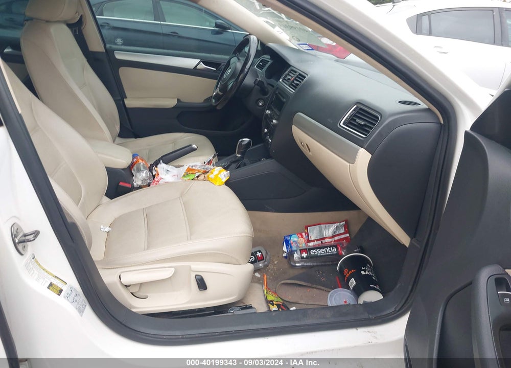 2013 VOLKSWAGEN JETTA VIN: 3VWDX7AJXDM212336