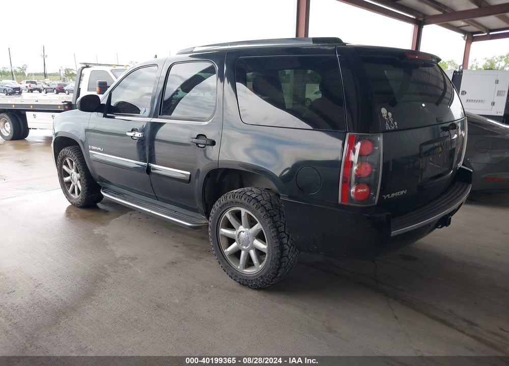 2007 GMC YUKON DENALI VIN: 1GKFK63837J177210
