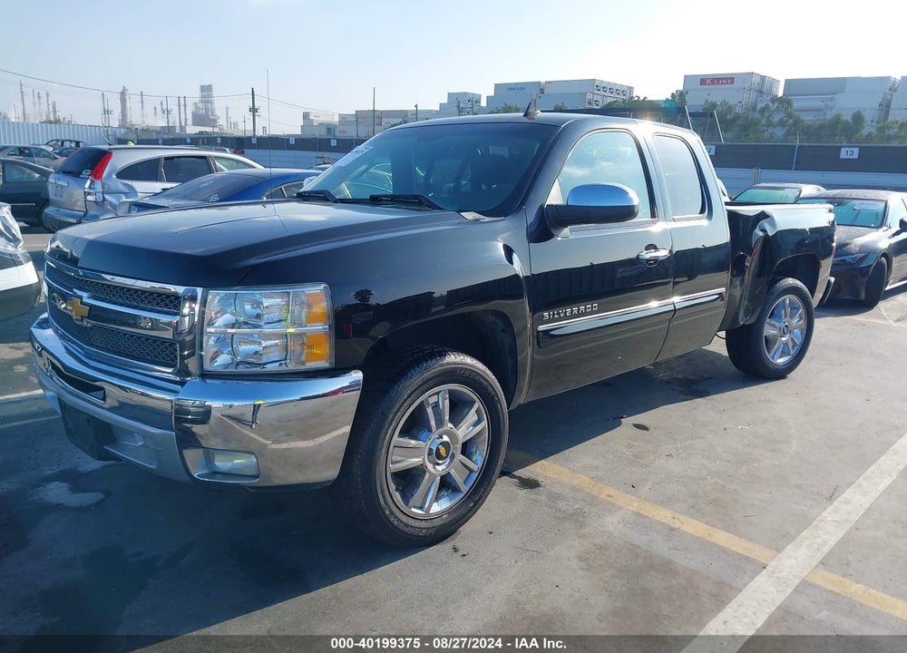 2013 CHEVROLET SILVERADO 1500 LT VIN: 1GCRCSE03DZ172656
