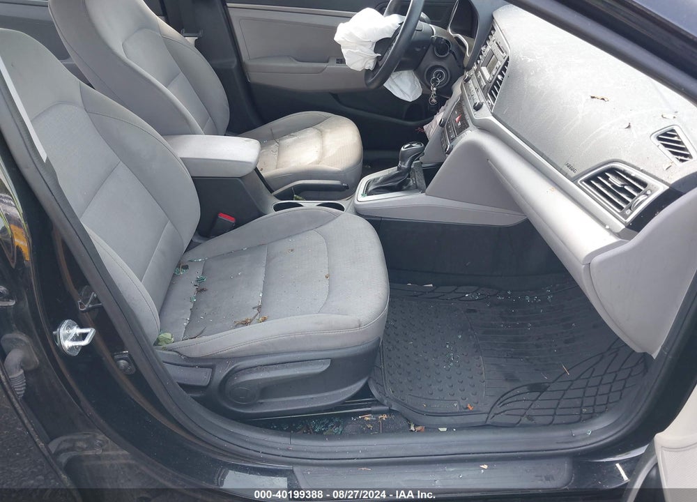2018 HYUNDAI ELANTRA SE VIN: 5NPD74LFXJH279708