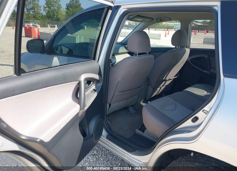 2008 TOYOTA RAV4 VIN: JTMBD33V585185182