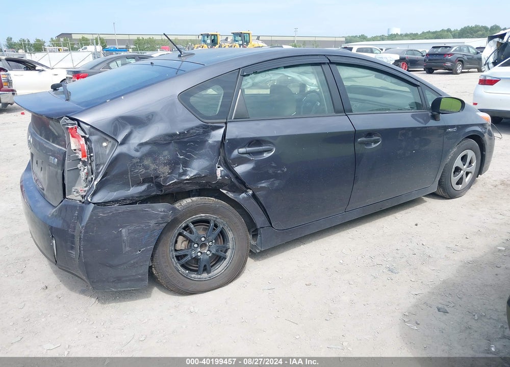 2014 TOYOTA PRIUS THREE VIN: JTDKN3DU2E1750302
